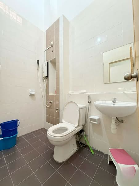 2-storey Terraced House for Sale in Setia Impian (Setia Alam) - Cassey Lim - Bathroom - PropertyGuru.com.my