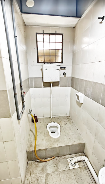 Shop for Rent in Sungai Buloh (Selangor) - Lee Sing Siong - Bathroom - PropertyGuru.com.my