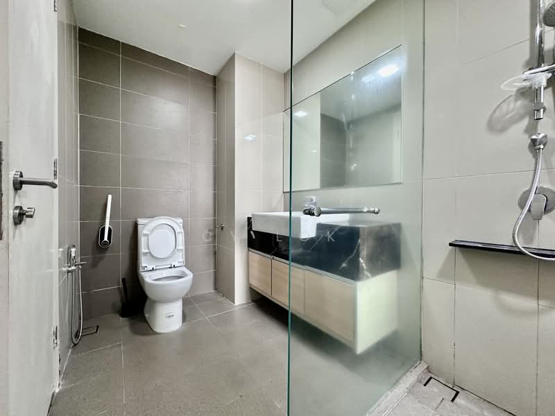 Servis Apartment untuk Disewa di G Residence - CY Lok - Bathroom - PropertyGuru.com.my