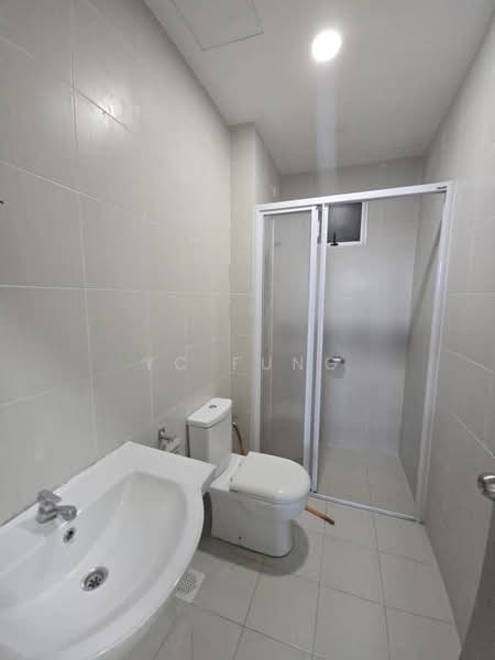 Service Residence for Sale at Meridin Bayvue @ Sierra Perdana - YC Fung - Bathroom - PropertyGuru.com.my