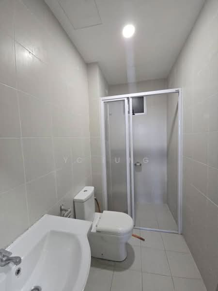 Service Residence for Sale at Meridin Bayvue @ Sierra Perdana - YC Fung - Bathroom - PropertyGuru.com.my