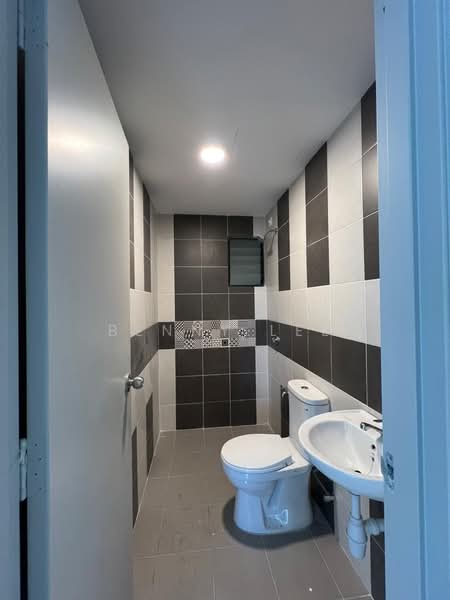 Residensi Emas untuk Untuk Disewa - RM 1,500 /bulan, Mac 2026 - Bathroom - PropertyGuru.com.my