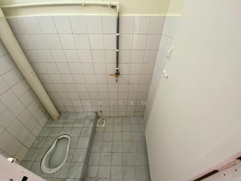 2-storey Terraced House for Sale in Bandar Country Homes (Rawang) - CK Sam - Bathroom - PropertyGuru.com.my