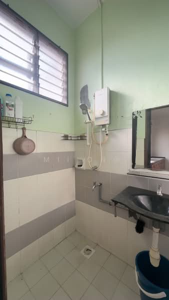 Semi-Detached House for Sale in Krubong (Melaka) - Mii Ong - Bathroom - PropertyGuru.com.my