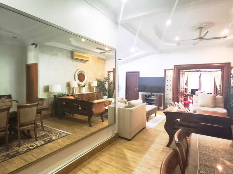 Seksyen 11 untuk Untuk Dijual - RM 1,990,000, Mac 2026 - Living Room - PropertyGuru.com.my