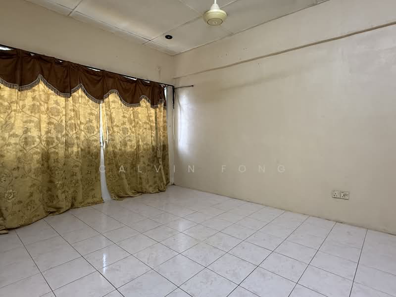 2nd floor master bedroom 