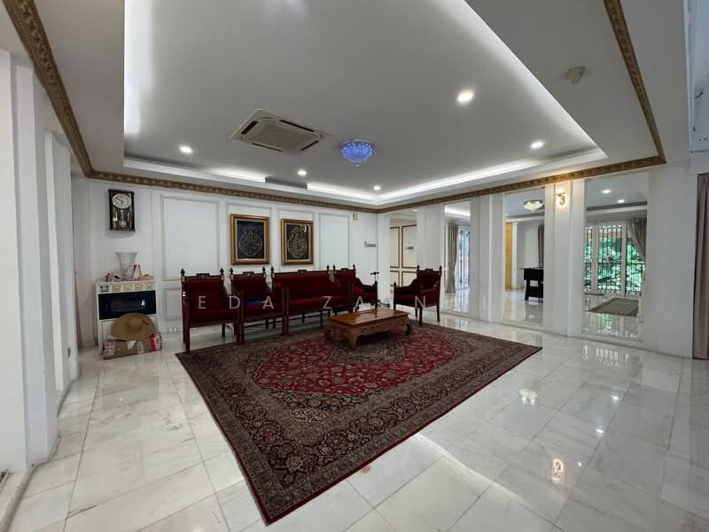 Bungalow for Sale in Bukit Jelutong (Shah Alam) - Eda Zainal - PropertyGuru.com.my
