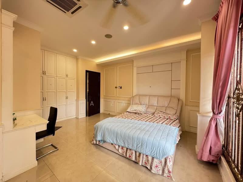 Bungalow for Sale in Bukit Jelutong (Shah Alam) - Eda Zainal - PropertyGuru.com.my