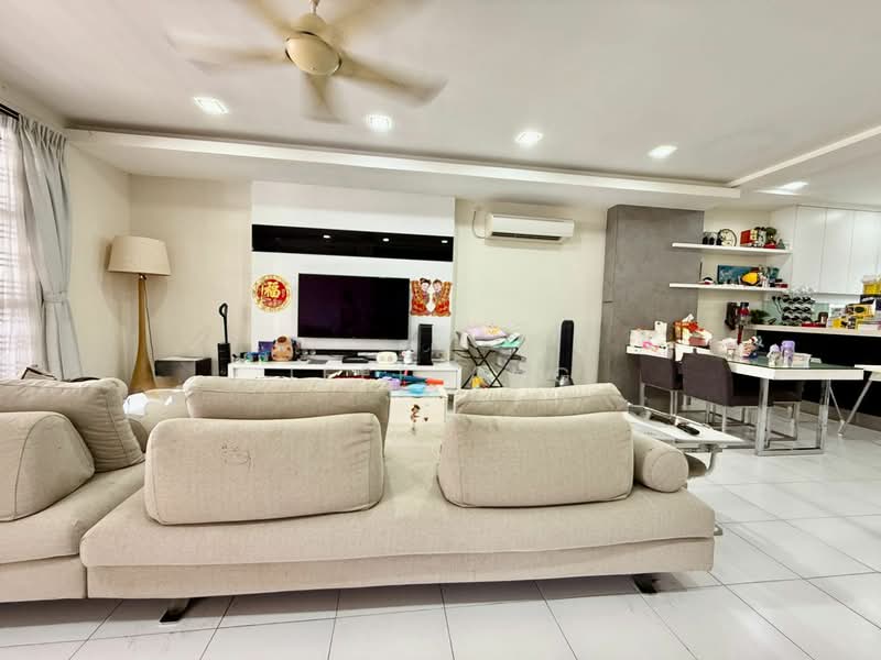 Bukit Indah untuk Untuk Dijual - RM 828,000, Mac 2026 - Living Room - PropertyGuru.com.my