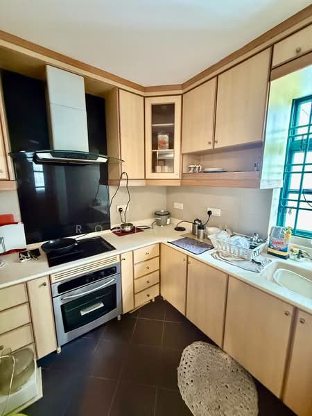 Condominium for Sale at The Straits View Condominium - Robin Lim - Kitchen - PropertyGuru.com.my