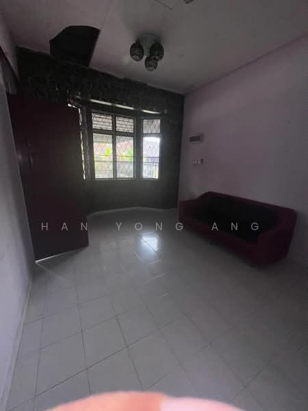 1-storey Terraced House for Sale in Taman Senai Utama (Kulai) - Han Yong Ang - Living Room - PropertyGuru.com.my