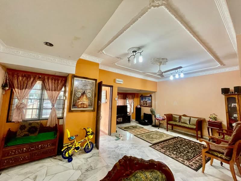 2-storey Terraced House for Sale in Usj 11 (Subang Jaya) - Intan Sophia - Living Room - PropertyGuru.com.my