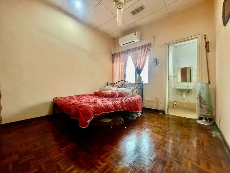 2-storey Terraced House for Sale in Usj 11 (Subang Jaya) - Intan Sophia - Bedroom - PropertyGuru.com.my