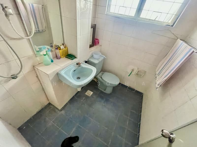 2-storey Terraced House for Sale in Usj 11 (Subang Jaya) - Intan Sophia - Bathroom - PropertyGuru.com.my