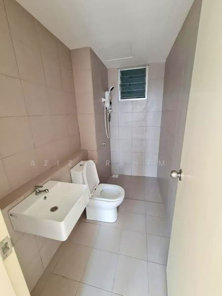 Lakefront Homes untuk Untuk Disewa - RM 1,800 /bulan, Mac 2026 - Bathroom - PropertyGuru.com.my