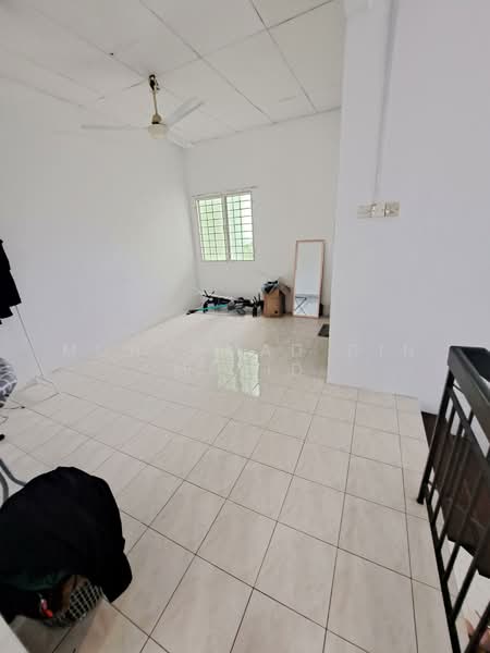 2-storey Terraced House for Sale in Seri Kembangan (Selangor) - Mohammad Din Majid - PropertyGuru.com.my
