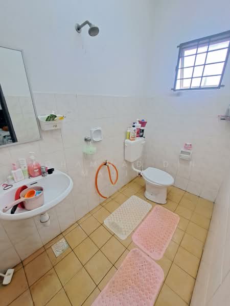 2-storey Terraced House for Sale in Seri Kembangan (Selangor) - Mohammad Din Majid - PropertyGuru.com.my