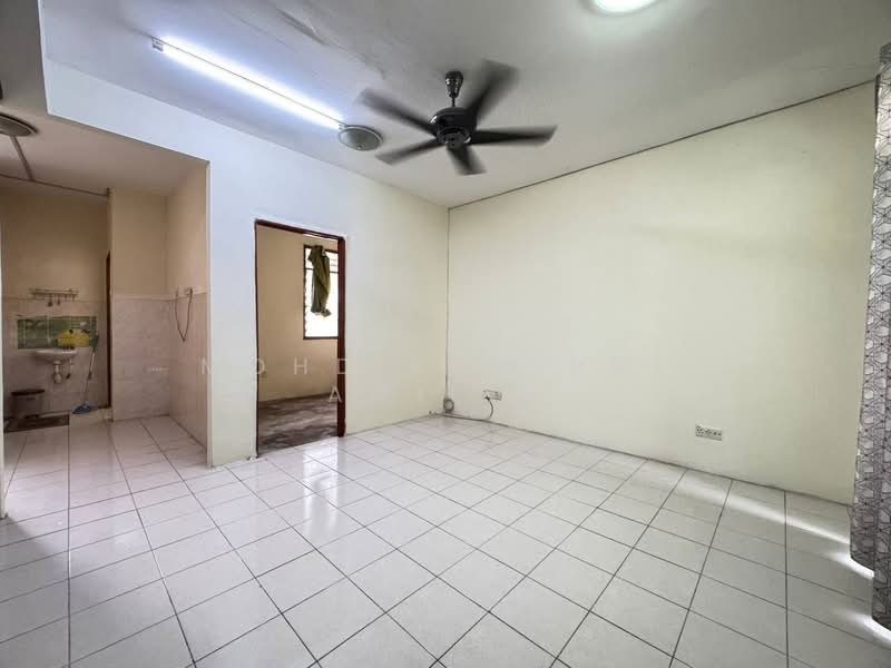 2-storey Terraced House for Sale in Taman Putra Perdana (Puchong) - Mohd Khairul Amilin - Living Room - PropertyGuru.com.my