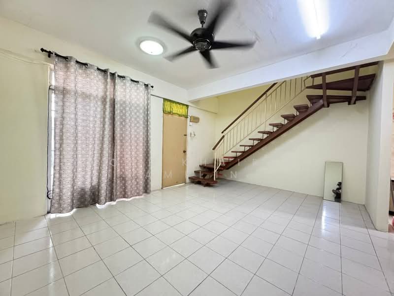 2-storey Terraced House for Sale in Taman Putra Perdana (Puchong) - Mohd Khairul Amilin - Living Room - PropertyGuru.com.my