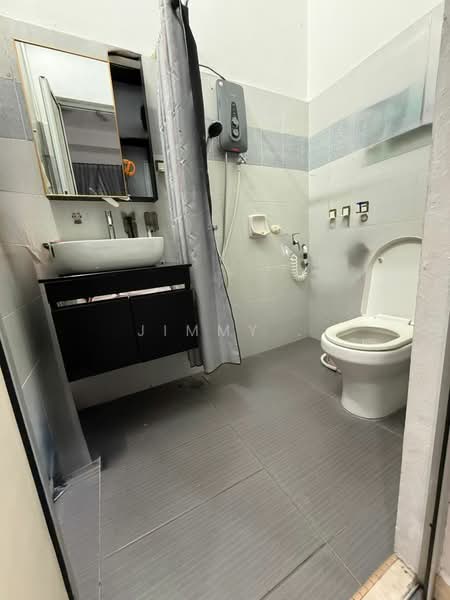 1-storey Terraced House for Sale in Muar (Johor) - Jimmy . - Bathroom - PropertyGuru.com.my
