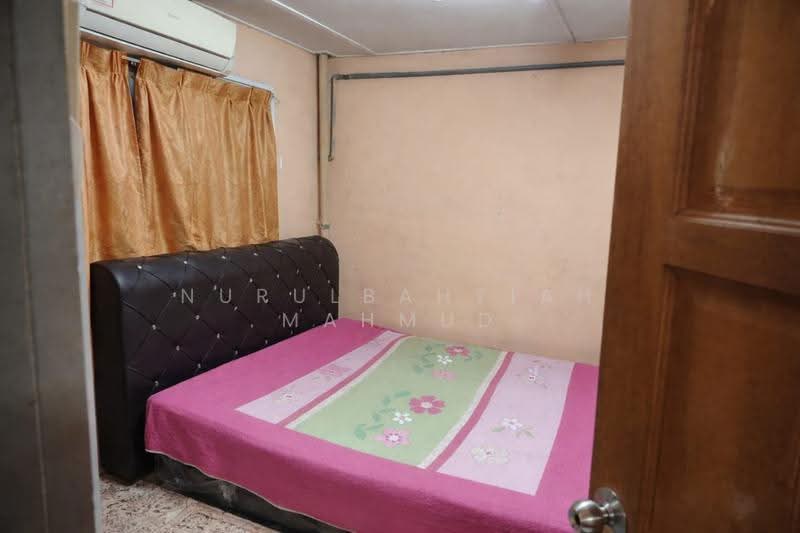 Flat for Sale at Perumahan Awam Seri Langkawi 1 - Nurulbahtiah Mahmud - Bedroom - PropertyGuru.com.my