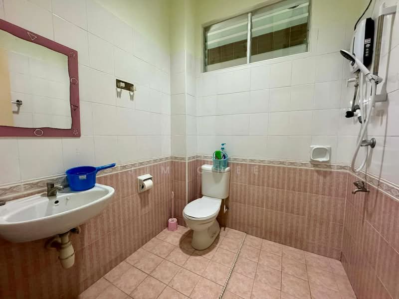Taman Impian Emas untuk Untuk Dijual - RM 680,000, Mac 2026 - Bathroom - PropertyGuru.com.my