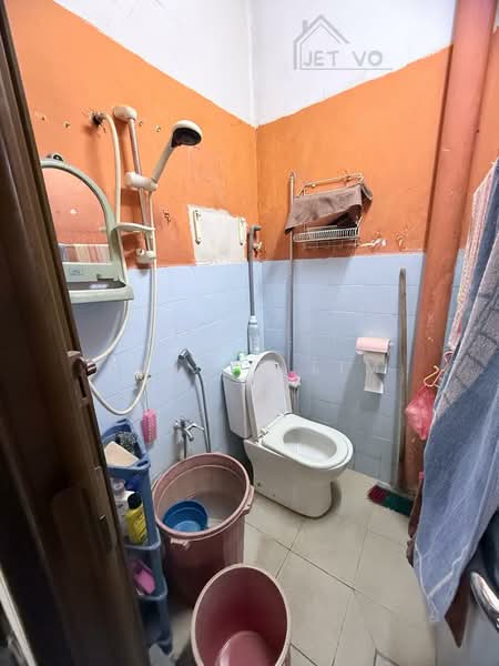 Taman Klang Utama untuk Untuk Dijual - RM 368,000, Mac 2026 - Bathroom - PropertyGuru.com.my