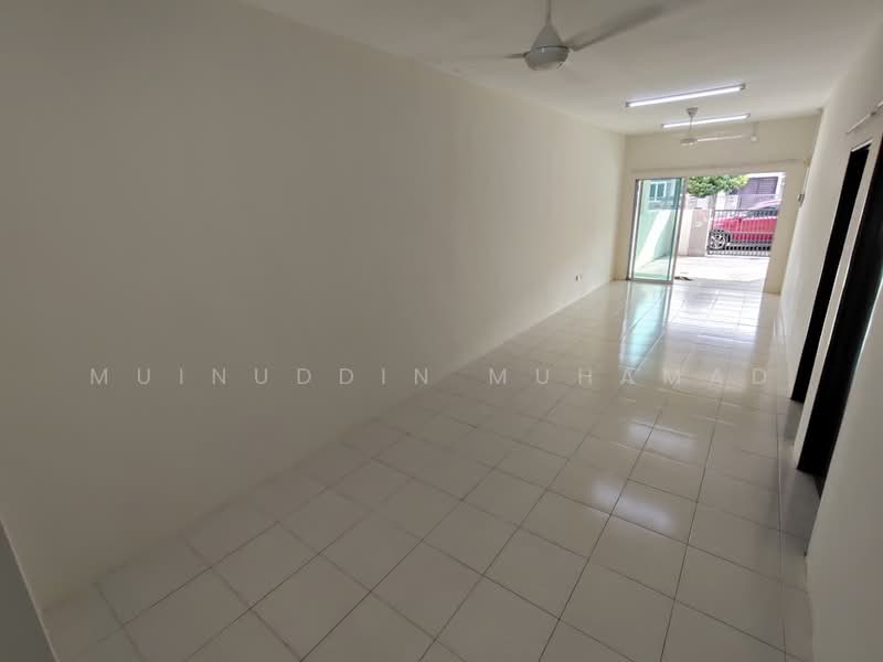 1-storey Terraced House for Rent in Teluk Intan (Perak) - Muinuddin Muhamad - Living Room - PropertyGuru.com.my