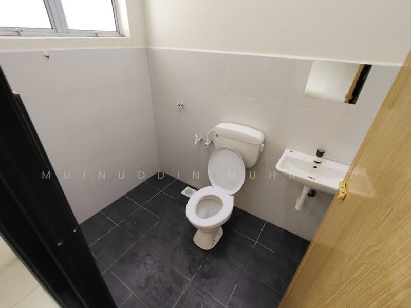 1-storey Terraced House for Rent in Teluk Intan (Perak) - Muinuddin Muhamad - Bathroom - PropertyGuru.com.my