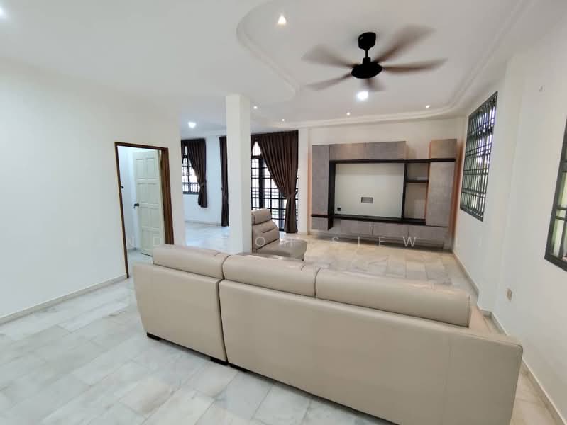 Taman Anak Bukit untuk Untuk Disewa - RM 4,000 /bulan, Mac 2026 - Living Room - PropertyGuru.com.my