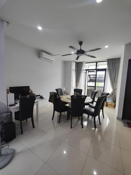 3-storey Terraced House for Sale in Sepang (Selangor) - Faez Muzamel - Dining Room - PropertyGuru.com.my