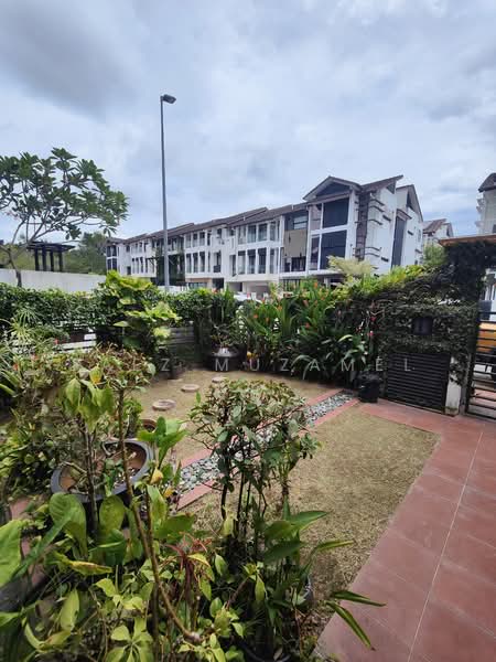 3-storey Terraced House for Sale in Sepang (Selangor) - Faez Muzamel - Exterior - PropertyGuru.com.my