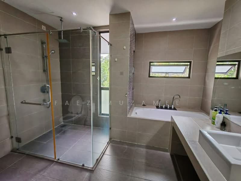 3-storey Terraced House for Sale in Sepang (Selangor) - Faez Muzamel - Bathroom - PropertyGuru.com.my