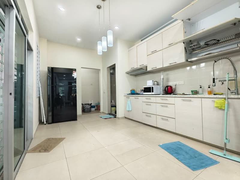 Cluster House for Rent in Taman Nusa Bestari (Iskandar Puteri (Nusajaya)) - Thea Lai - Kitchen - PropertyGuru.com.my