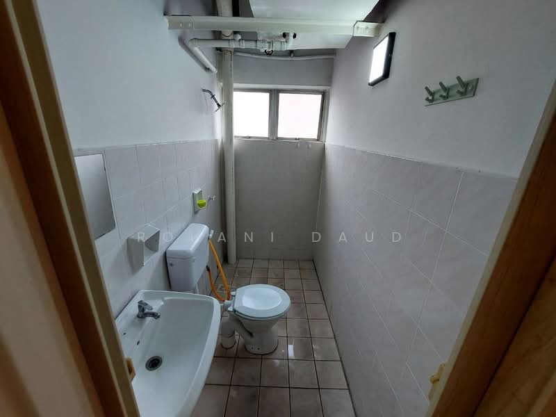 Apartment for Rent at Jasmin Apartment - Rohani Daud - Bathroom - PropertyGuru.com.my