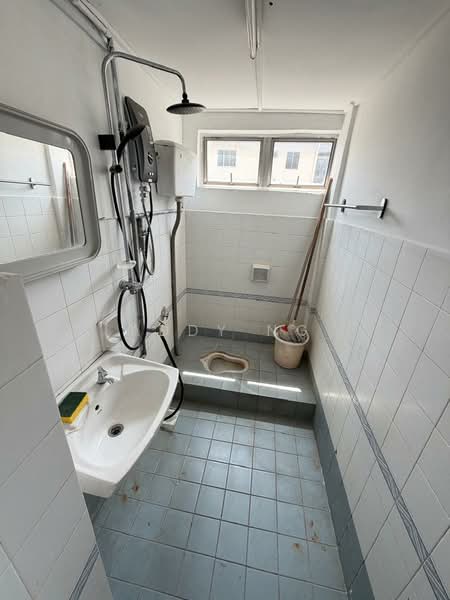 Jasmine Court untuk Untuk Dijual - RM 235,000, Mac 2026 - Bathroom - PropertyGuru.com.my