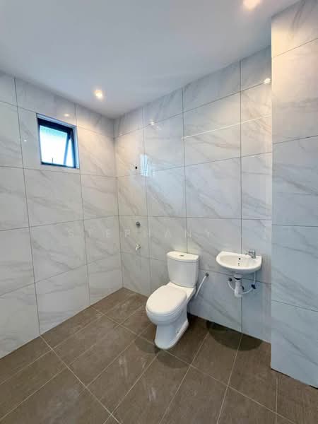 2-storey Terraced House for Sale in Taman Megah Ria (Masai) - Stephany . - Bathroom - PropertyGuru.com.my