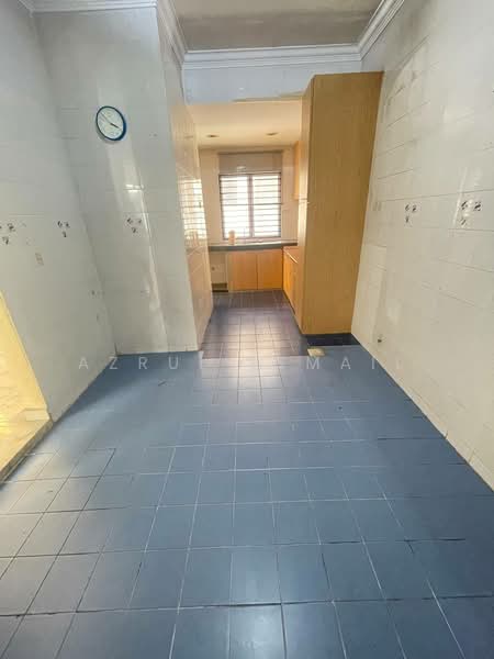 Rumah Teres untuk Dijual di Bandar Country Homes (Rawang) - Azrul Ismail - Kitchen - PropertyGuru.com.my