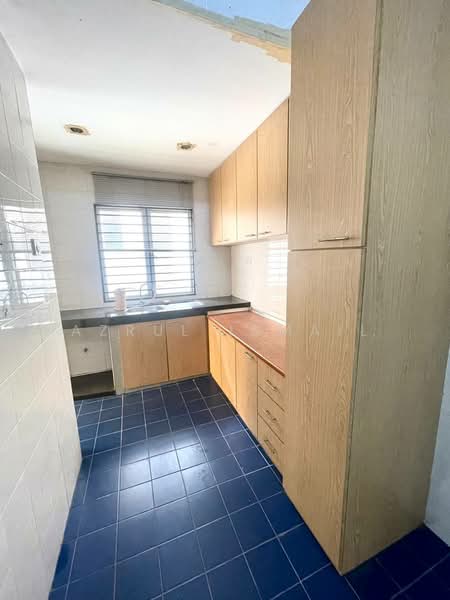 Rumah Teres untuk Dijual di Bandar Country Homes (Rawang) - Azrul Ismail - Kitchen - PropertyGuru.com.my