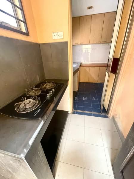 Rumah Teres untuk Dijual di Bandar Country Homes (Rawang) - Azrul Ismail - Kitchen - PropertyGuru.com.my