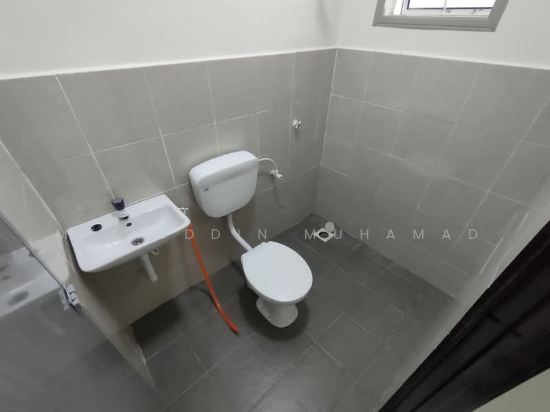 1-storey Terraced House for Rent in Teluk Intan (Perak) - Muinuddin Muhamad - Bathroom - PropertyGuru.com.my