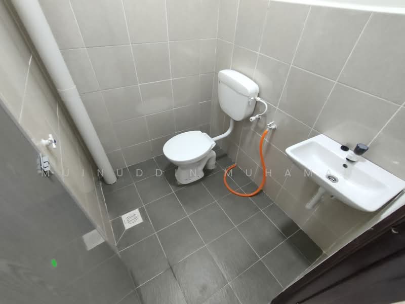 1-storey Terraced House for Rent in Teluk Intan (Perak) - Muinuddin Muhamad - Bathroom - PropertyGuru.com.my