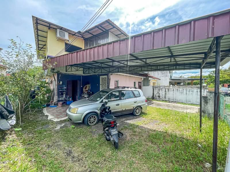 2-storey Terraced House for Sale in Taman Putra Perdana (Puchong) - Azli Ibrahim - Exterior - PropertyGuru.com.my