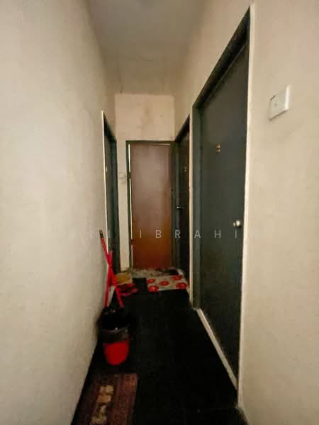 2-storey Terraced House for Sale in Taman Putra Perdana (Puchong) - Azli Ibrahim - Corridor - PropertyGuru.com.my