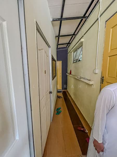 2-storey Terraced House for Sale in Taman Putra Perdana (Puchong) - Azli Ibrahim - Corridor - PropertyGuru.com.my