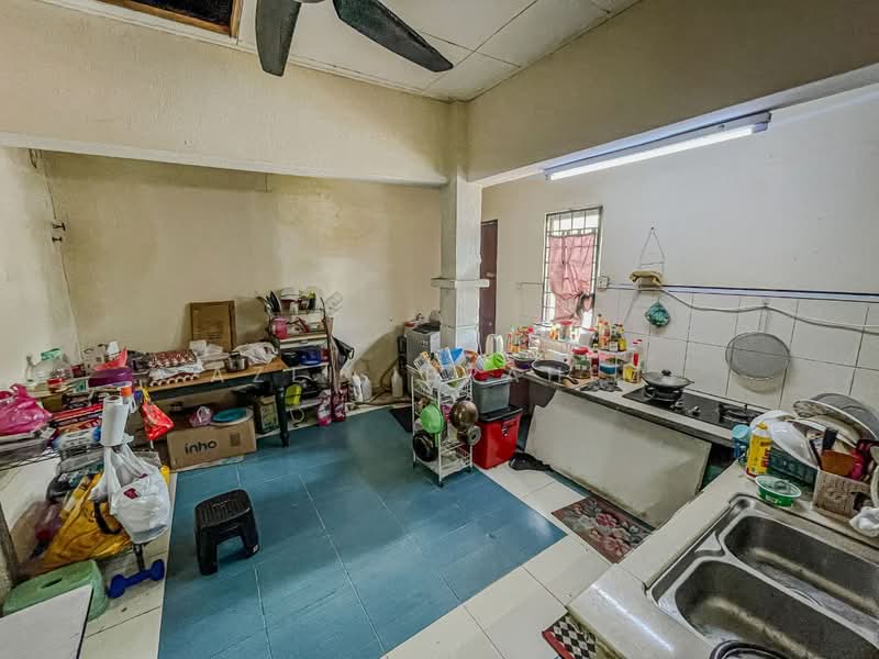 2-storey Terraced House for Sale in Taman Putra Perdana (Puchong) - Azli Ibrahim - Kitchen - PropertyGuru.com.my