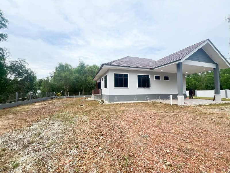 Kampung Mengabang Bakong @ Batu Rakit untuk Untuk Dijual - RM 475,000, Mac 2026 - Exterior - PropertyGuru.com.my