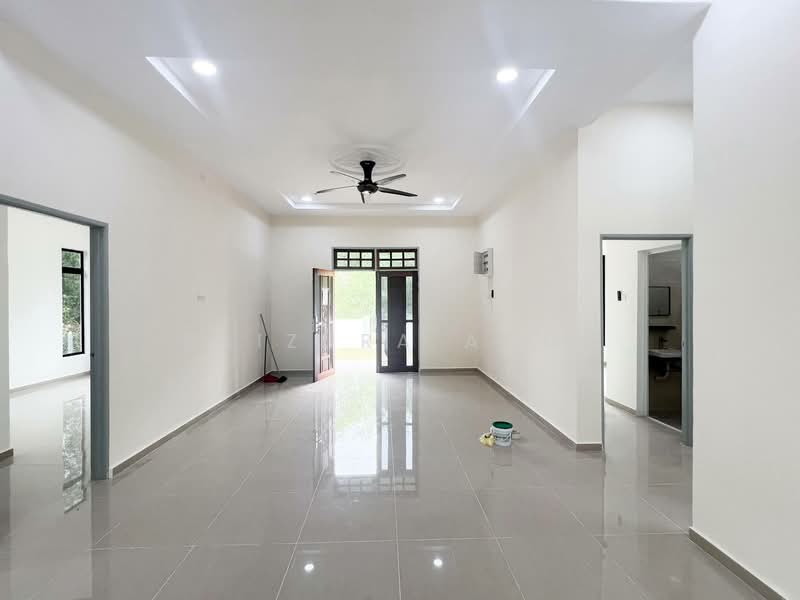 Kampung Mengabang Bakong @ Batu Rakit untuk Untuk Dijual - RM 475,000, Mac 2026 - Living Room - PropertyGuru.com.my