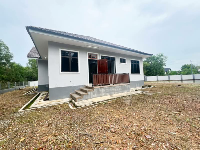 Kampung Mengabang Bakong @ Batu Rakit untuk Untuk Dijual - RM 475,000, Mac 2026 - Exterior - PropertyGuru.com.my