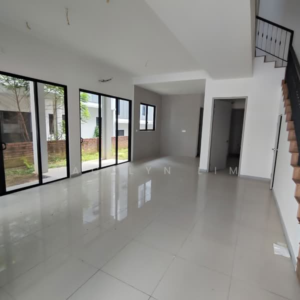 2.5-storey Terraced House for Sale in Bandar Bukit Puchong (Puchong) - Jacelyn Lim - Living Room - PropertyGuru.com.my